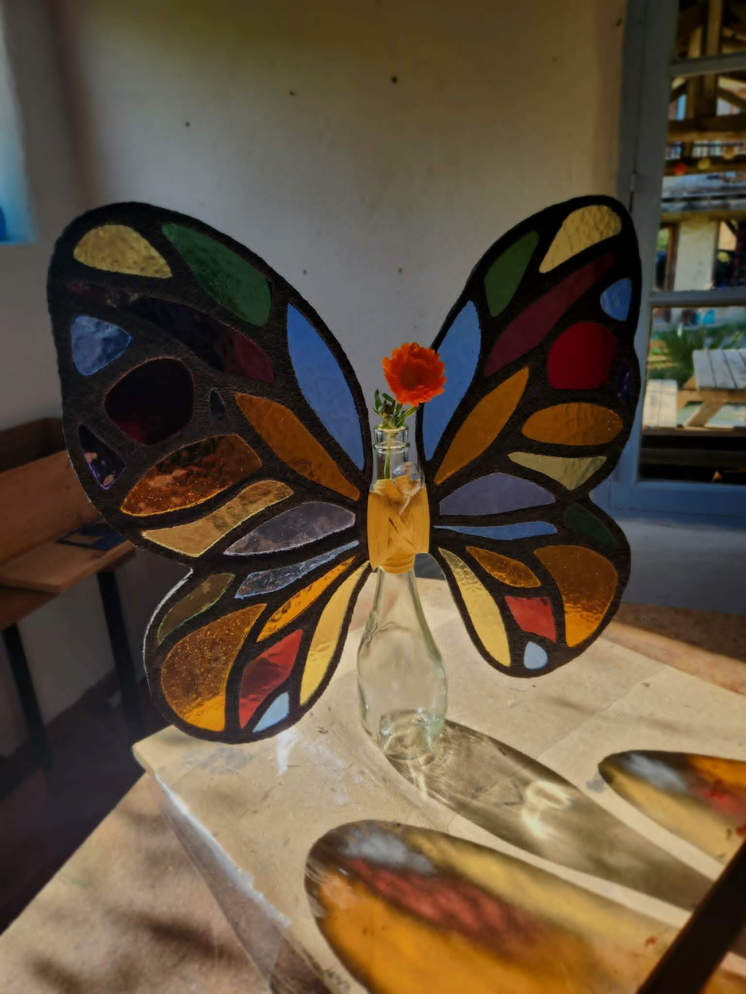 Création en vitrail ecologique lampe Floraluz